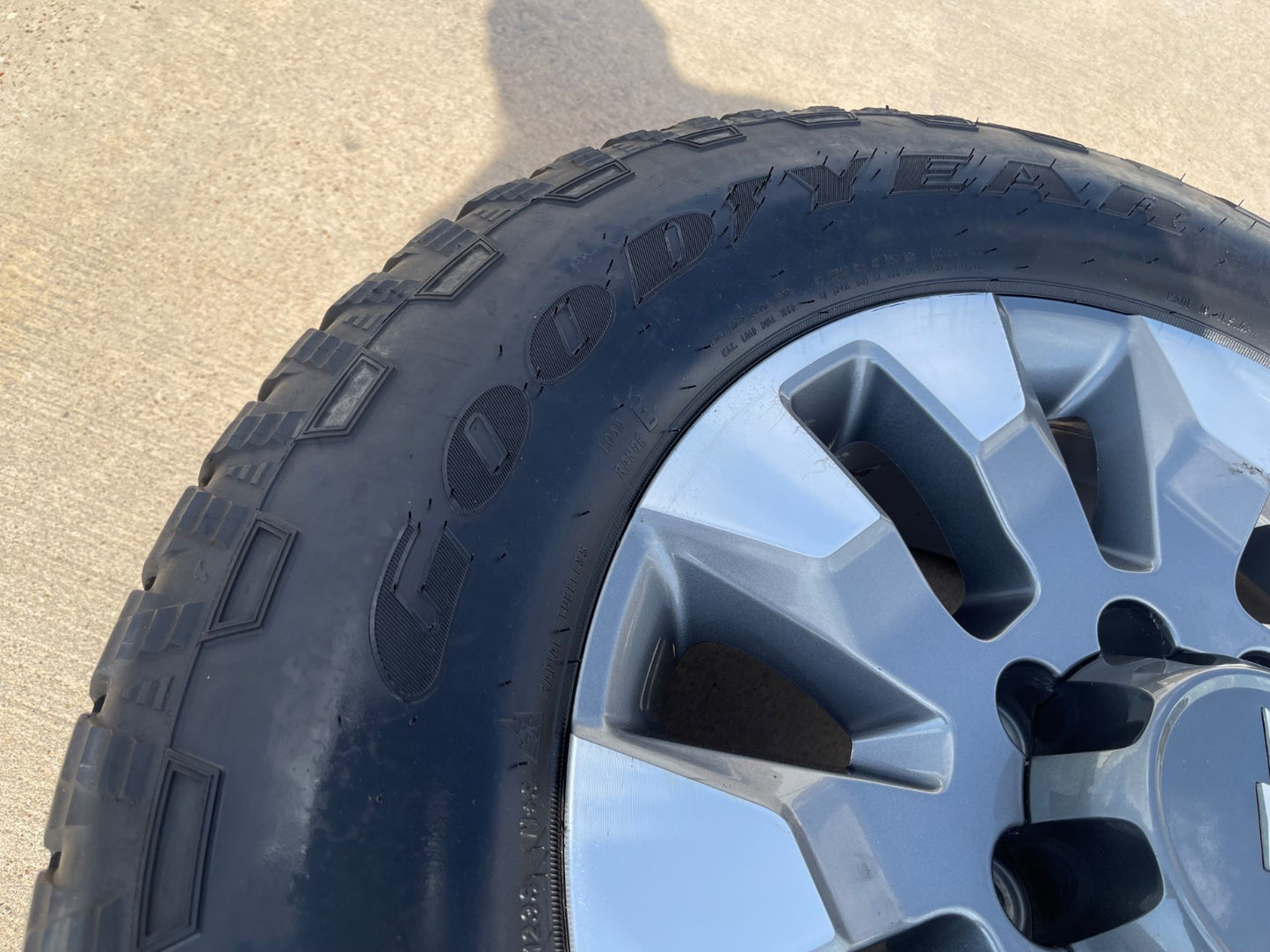 20" Chevy Silverado GMC Sierra 2500 3500 OEM 5960 5947 wheel rim tire spare