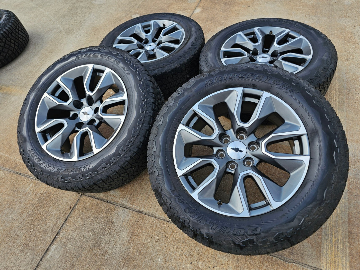 20" Chevy Silverado 1500 Tahoe Suburban OEM 5915 5916 wheels rims DUELER A/T