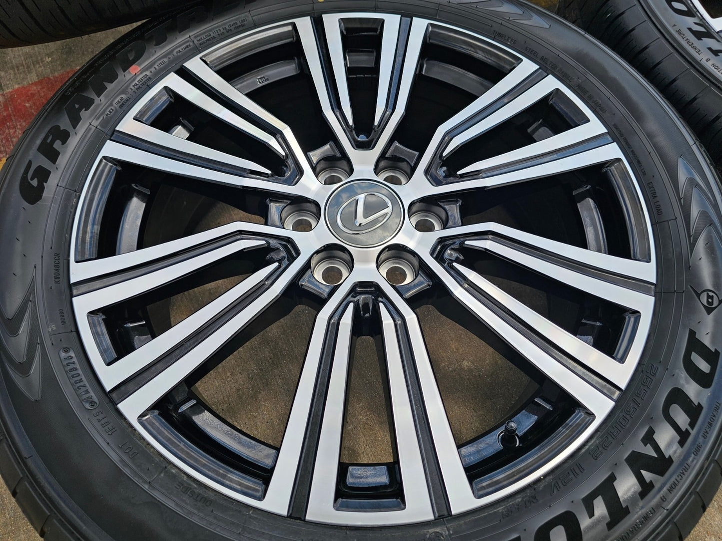 22" Lexus LX600 OEM wheels rims 74402 Toyota Tundra Sequoia 2025 2026 2027 NEW