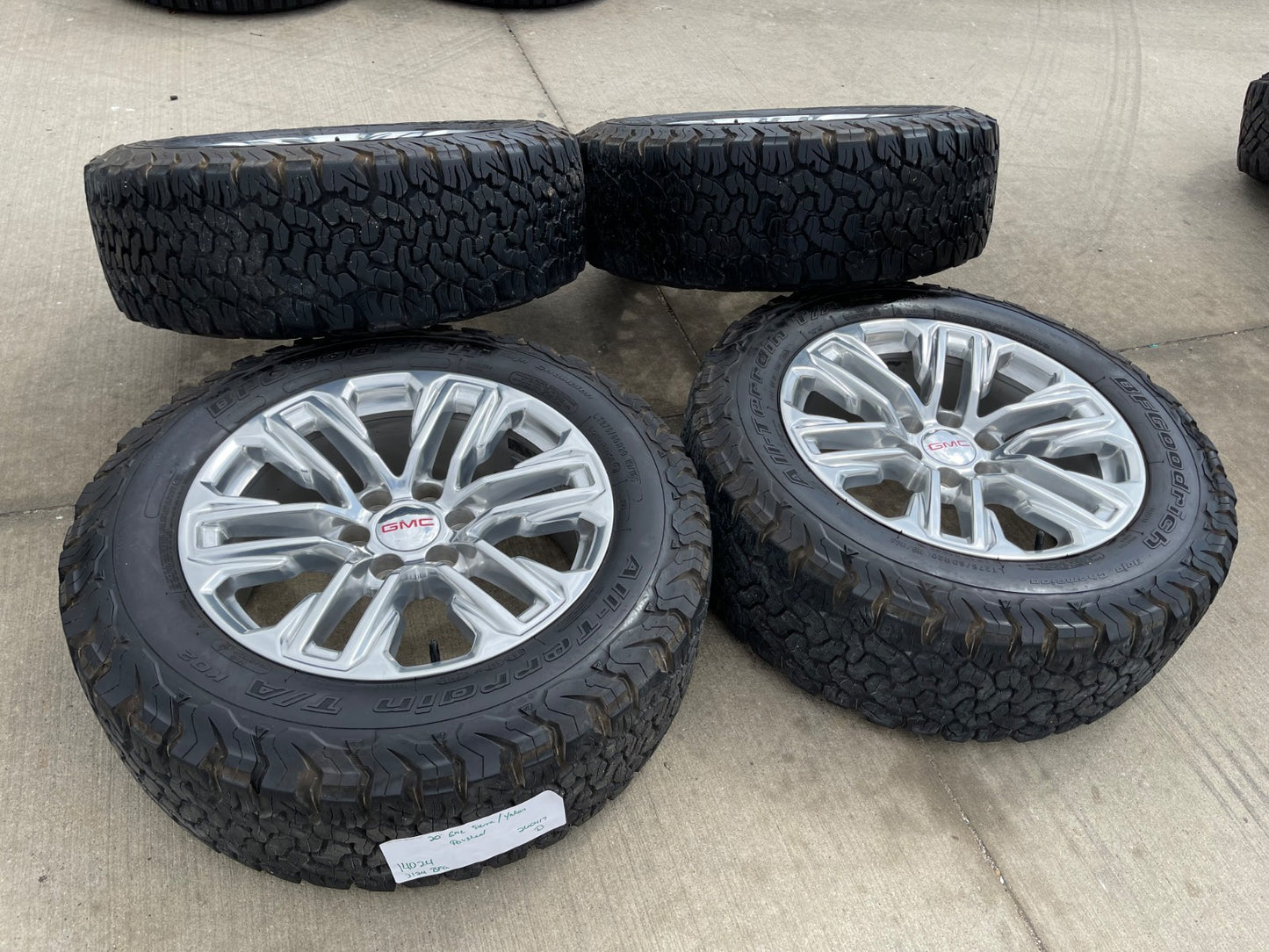 20" GMC Yukon Sierra Tahoe Silverado OEM 2120 14024 wheels rims BFG KO2 A/T 33"