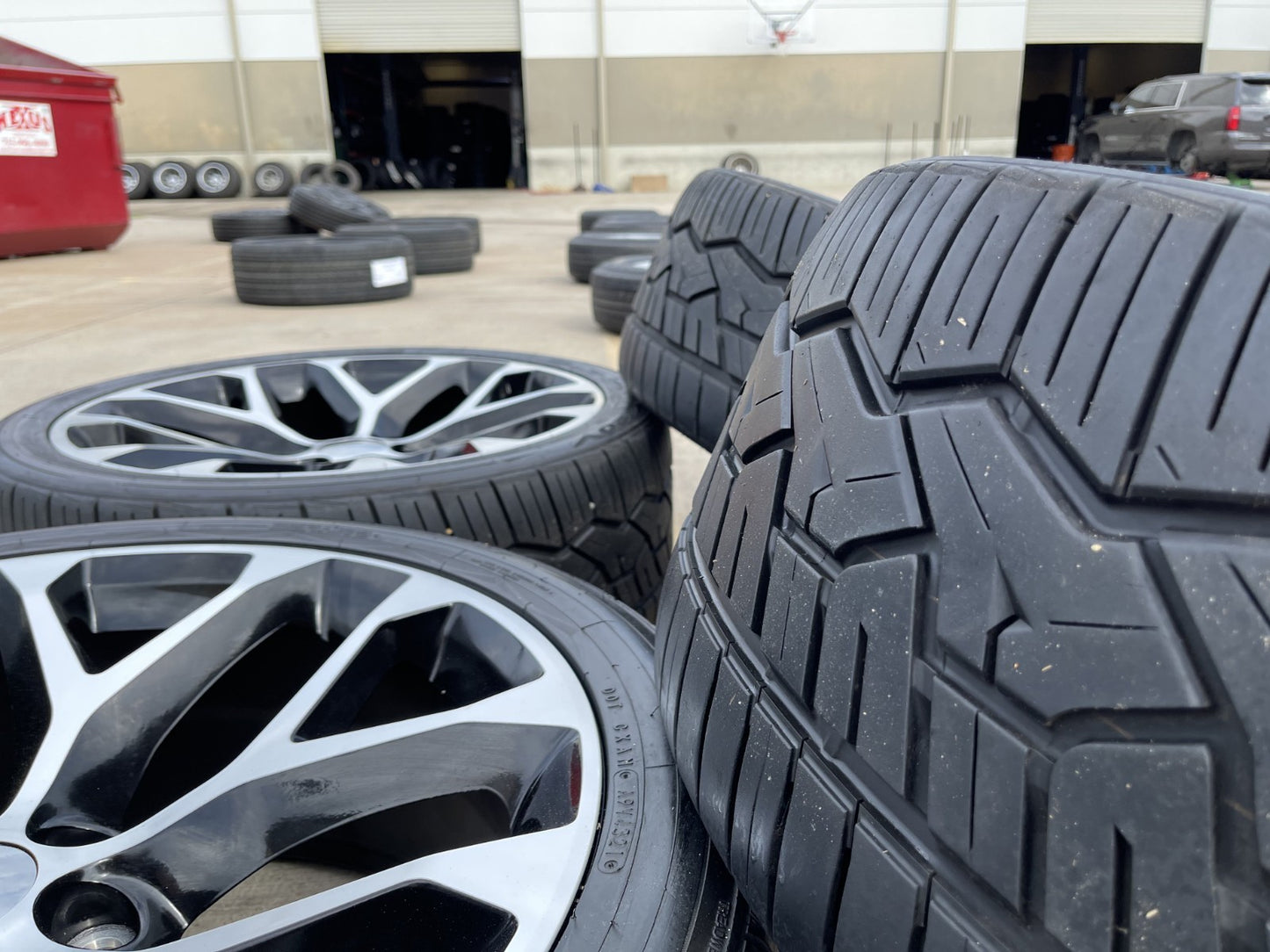 24" GMC Yukon Sierra Chevy Tahoe 1500 OEM replica 5668 wheels rims tires