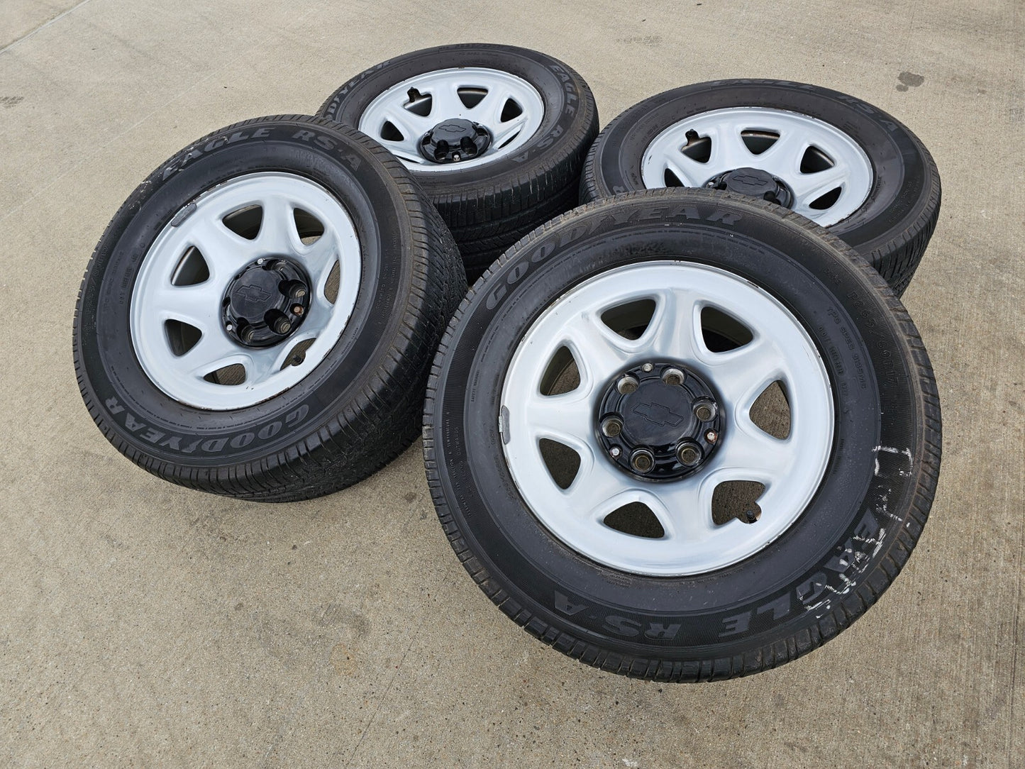 17" Chevy Tahoe PPV OEM Police Package 8111 wheels rims tires