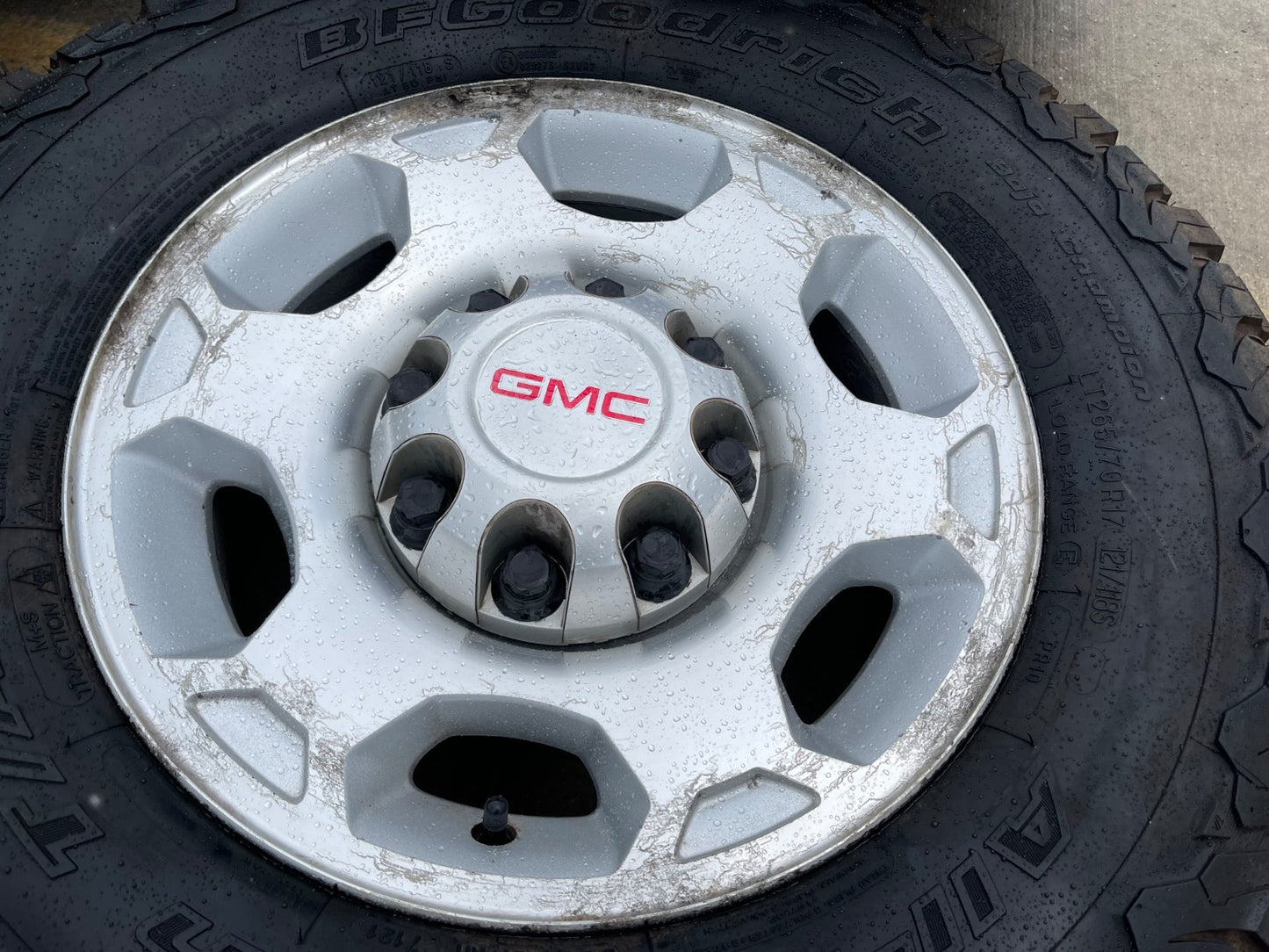 17" GMC Sierra 2500 3500 OEM 5293 wheels rims 8x165 Chevy Silverado BFG KO2 AT