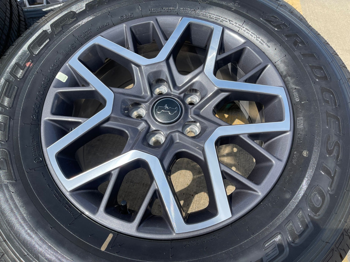 18" Jeep Wrangler Grand Cherokee Gladiator OEM 9331 wheels rims DUELER H/T NEW