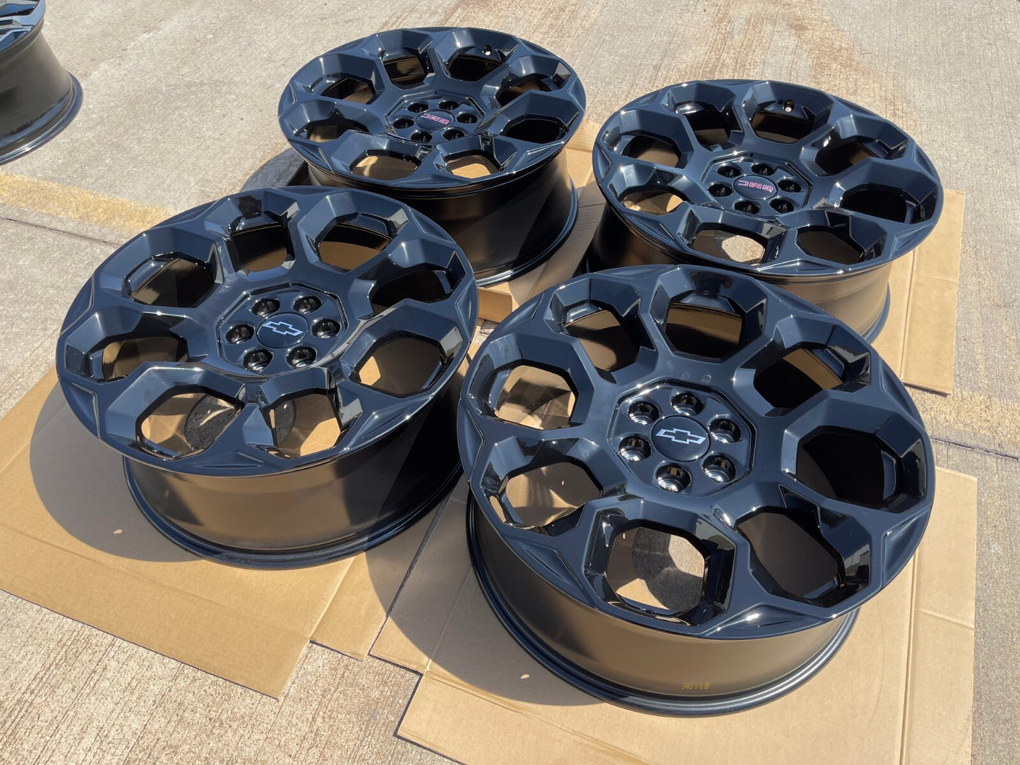 24" GMC Yukon Sierra Tahoe Cadillac Escalade OEM wheels rims 2025 2026 2027 NEW