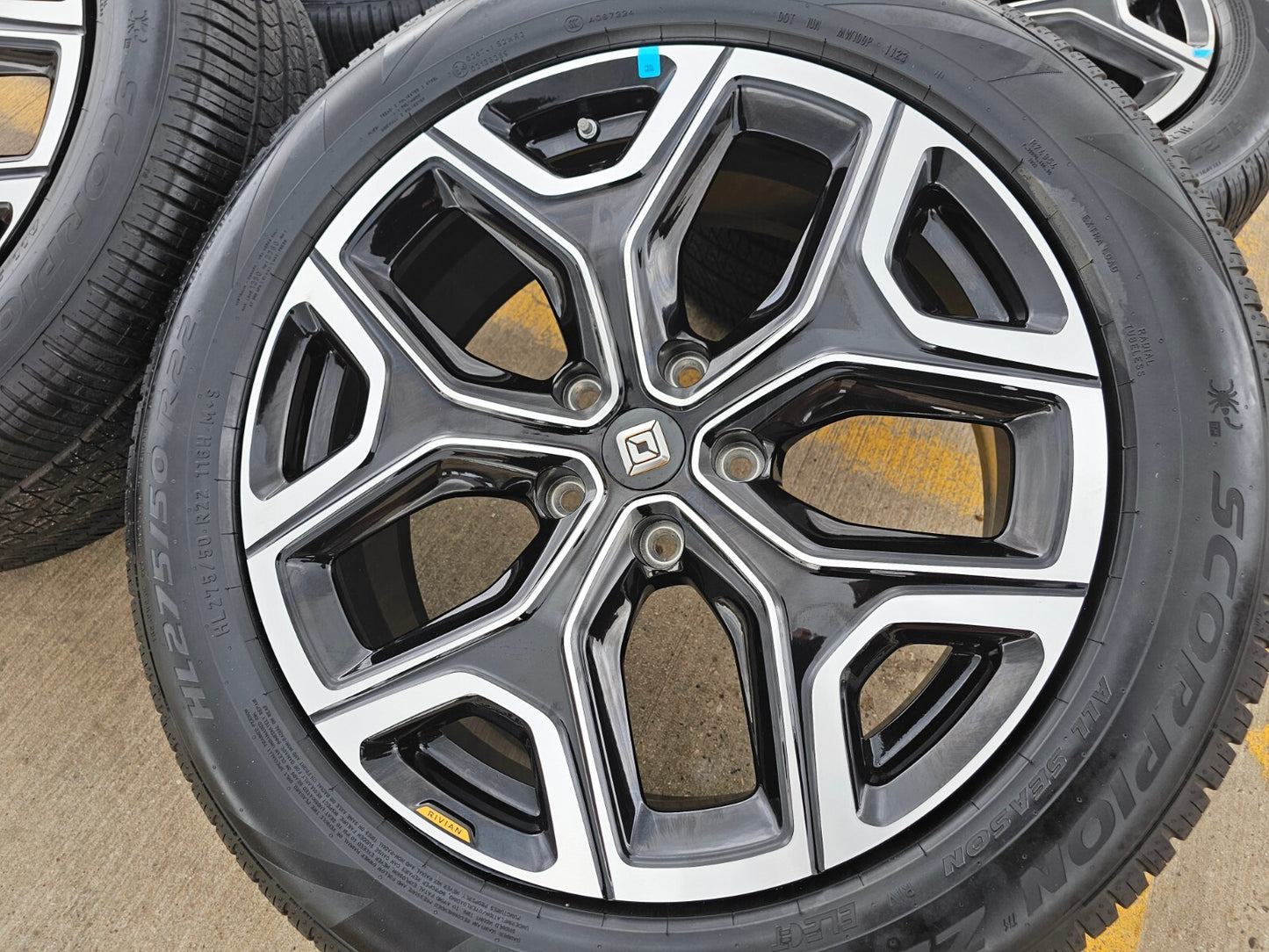 22" Rivian R1T R1S OEM wheels rims tires PT00001895 2022 2023 2024 2025 2026 NEW