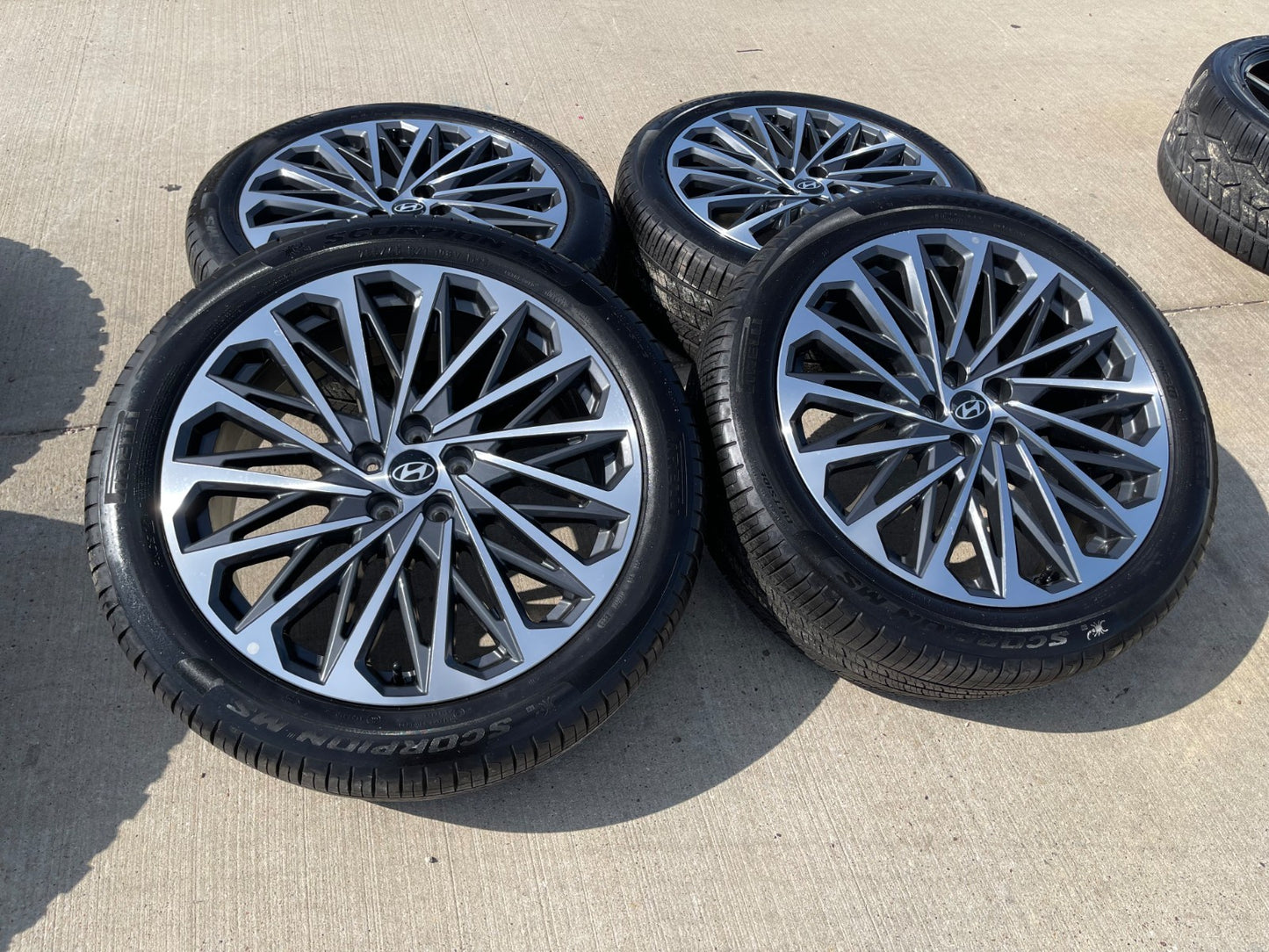 21" Hyundai Palisade Calligraphy OEM 94345 wheels rims 2026 2027 PIRELLI NEW