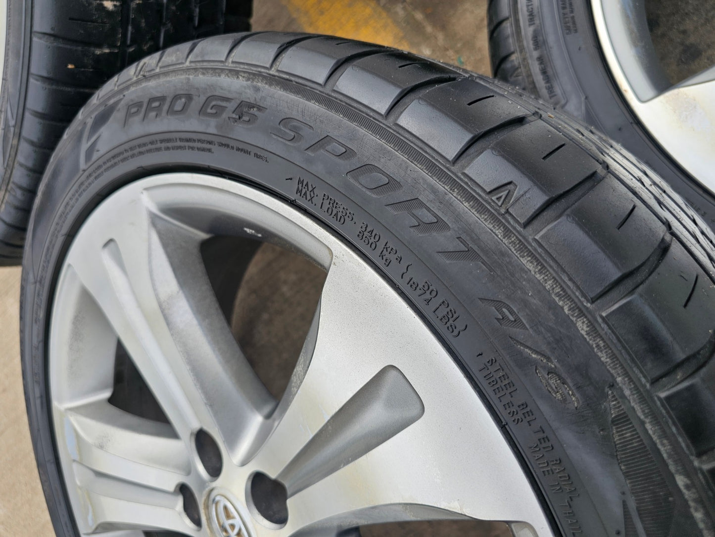 19" Toyota Rav4 Premium OEM wheels rims 69536 Highlander