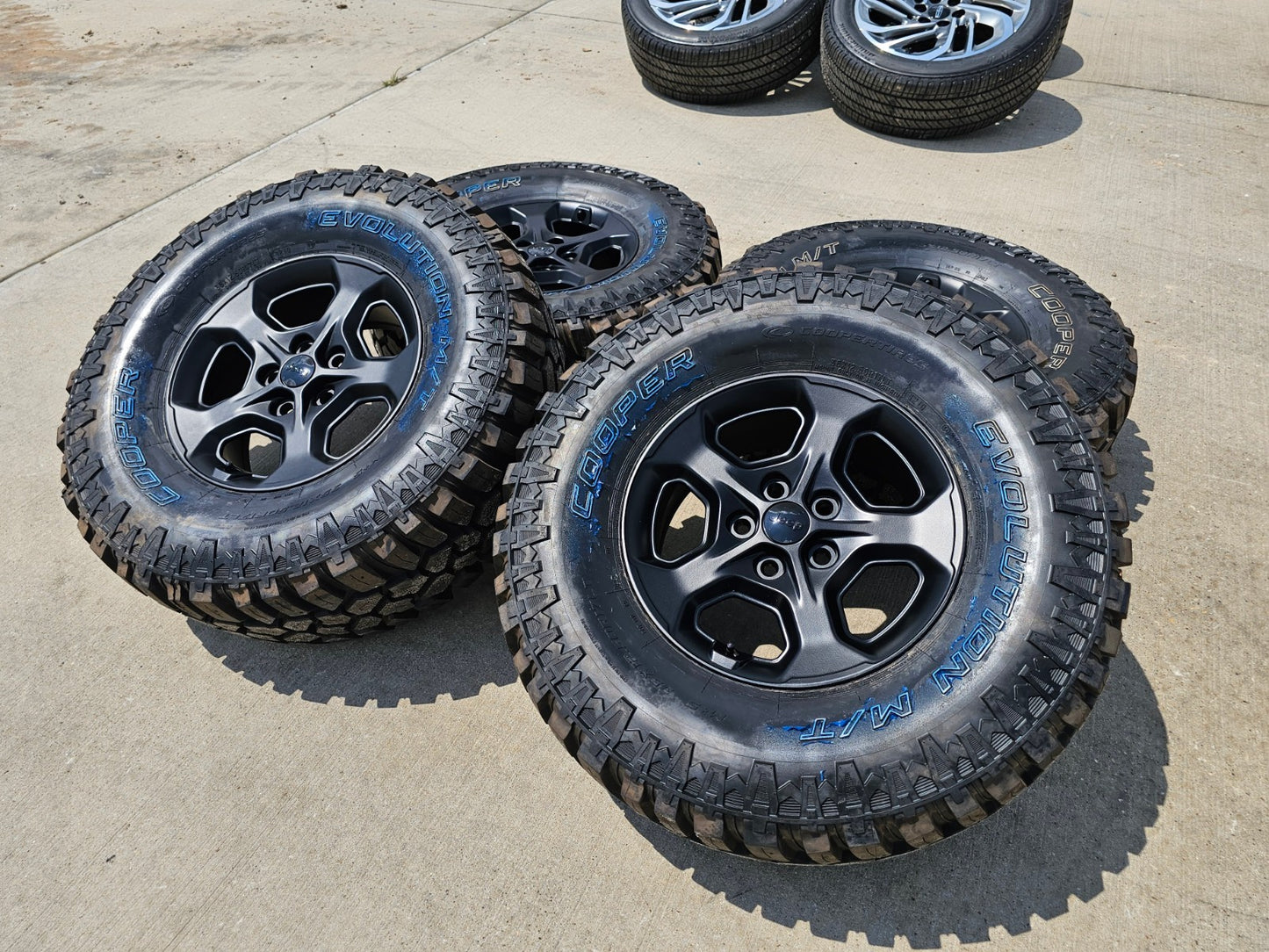17" Jeep Gladiator RUBICON OEM wheels rims black Wrangler 9236 NEW COOPER 35"