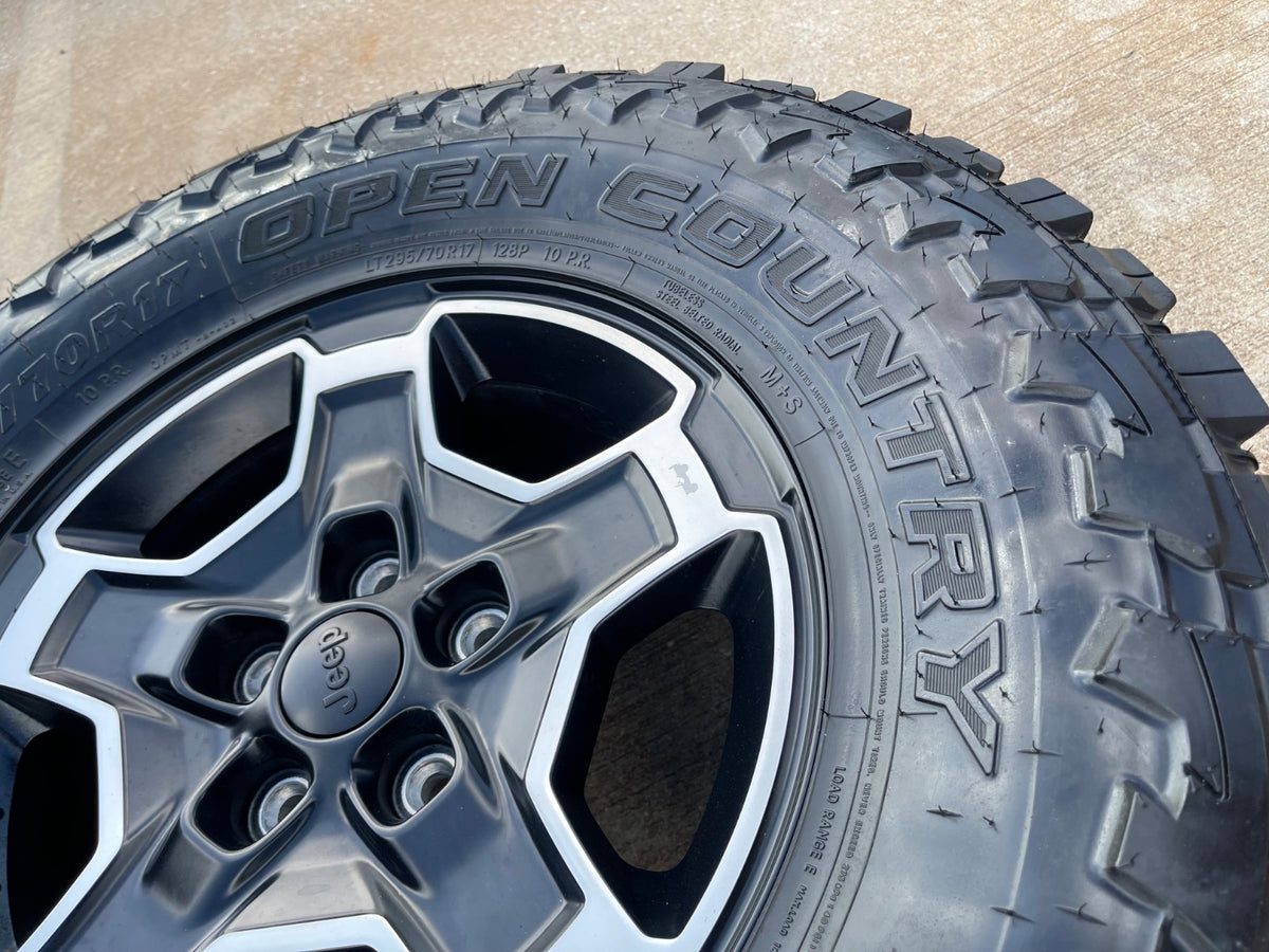 17" Jeep Wrangler RUBICON OEM wheel rim 9259 black single