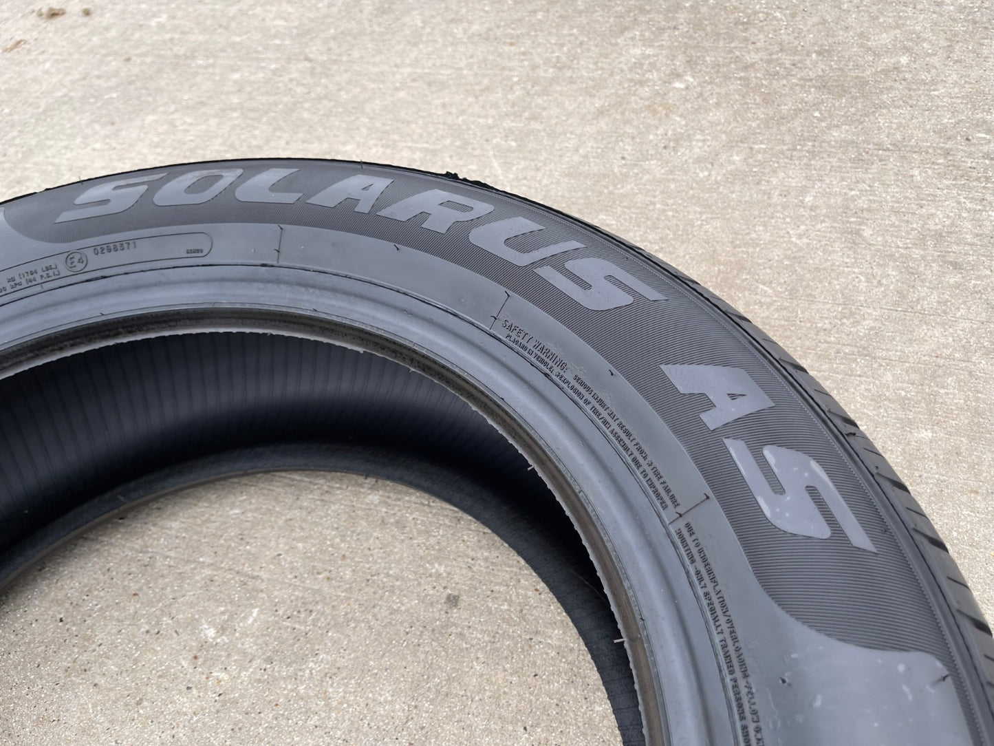 (1) 225/60/18 Starfire Solarus A/S tire 225/60r18 100H M+S NEW