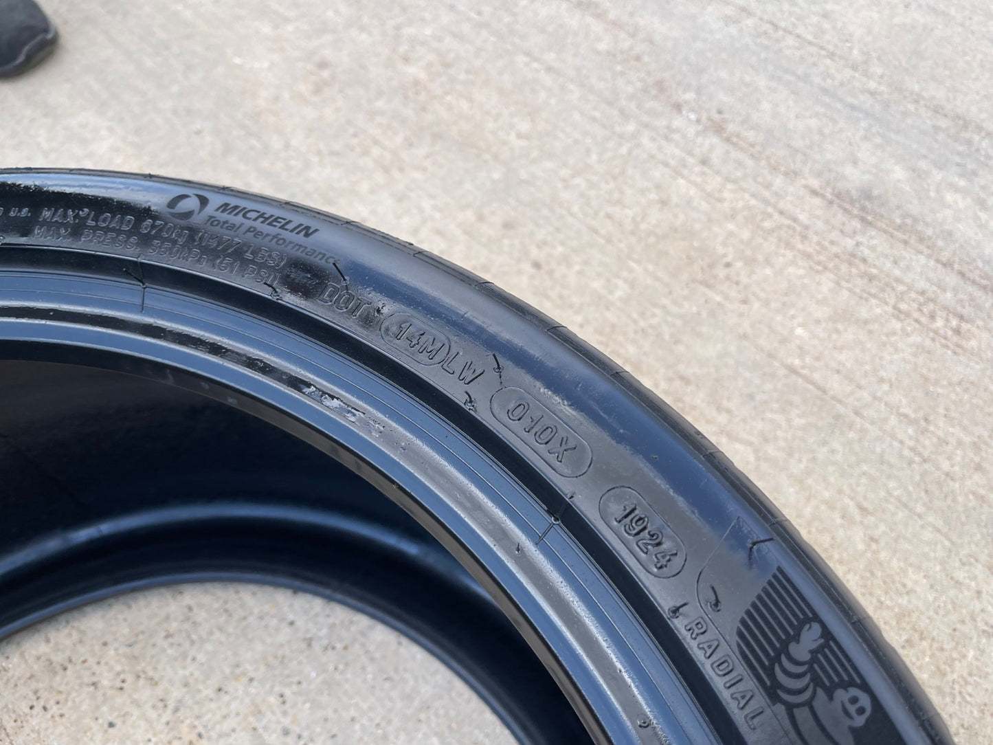 (1) 285/30/19 Michelin Pilot Sport A/S 4 All Season 94Y ZP 285/30R19 tire NEW