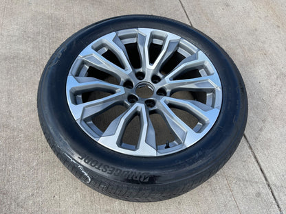(1) 22" GMC Yukon Sierra DENALI OEM wheel rim 14025 97000 tire BRIDGESTONE