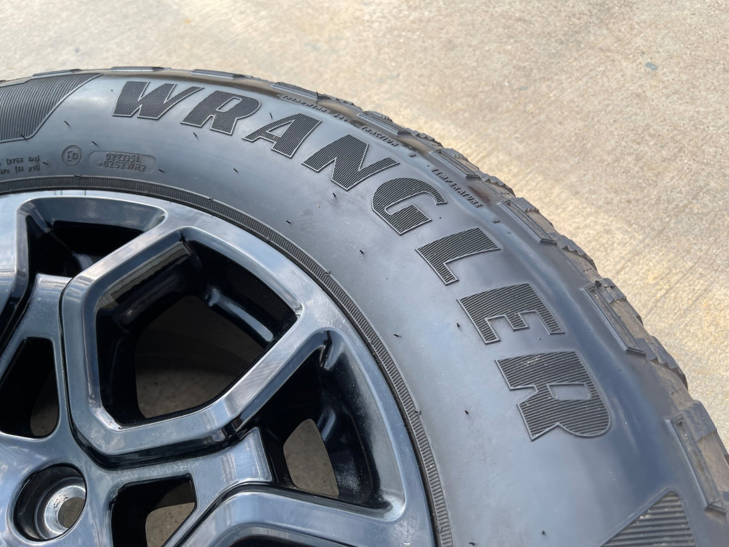 (1) 18" Ford F-150 OEM rim wheel 95049 10340 Expedition 2025 2026 2027 GOODYEAR