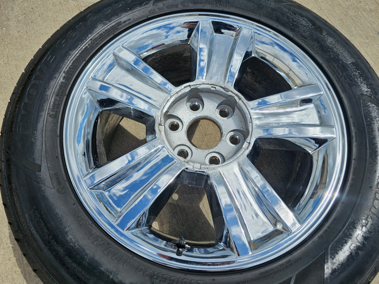 (1) 20" Chevy Silverado Tahoe Suburban chrome OEM Replica 5416 wheel rim spare