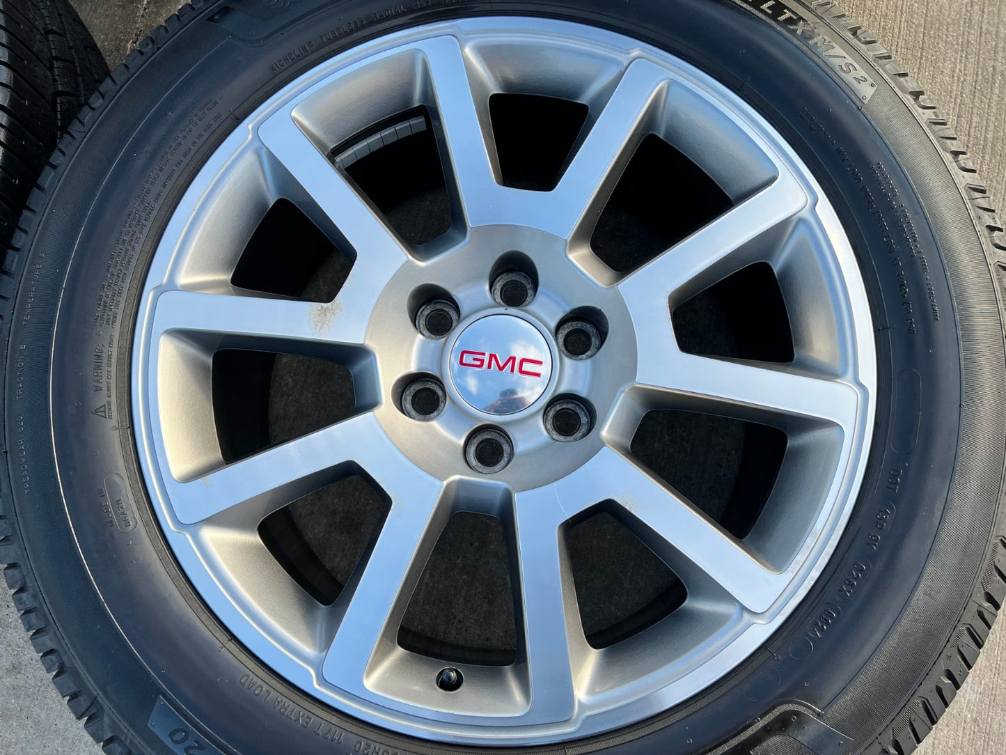 20" GMC Sierra Yukon DENALI OEM wheels rims 5699 5644 MICHELIN DEFENDER LTX M/S2