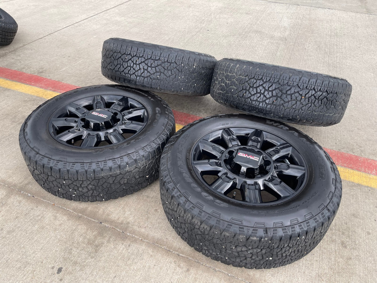 20" GMC Sierra DENALI 2500 3500 OEM 14137 5963 wheels rims Silverado tires A/T