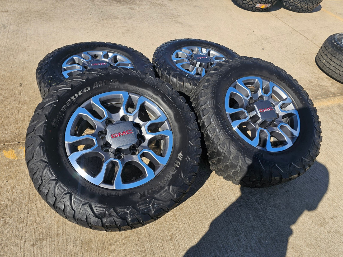 18" GMC Sierra AT4X Chevy Silverado 2500 3500 OEM 5949 wheels rims HANKOOK M/T2