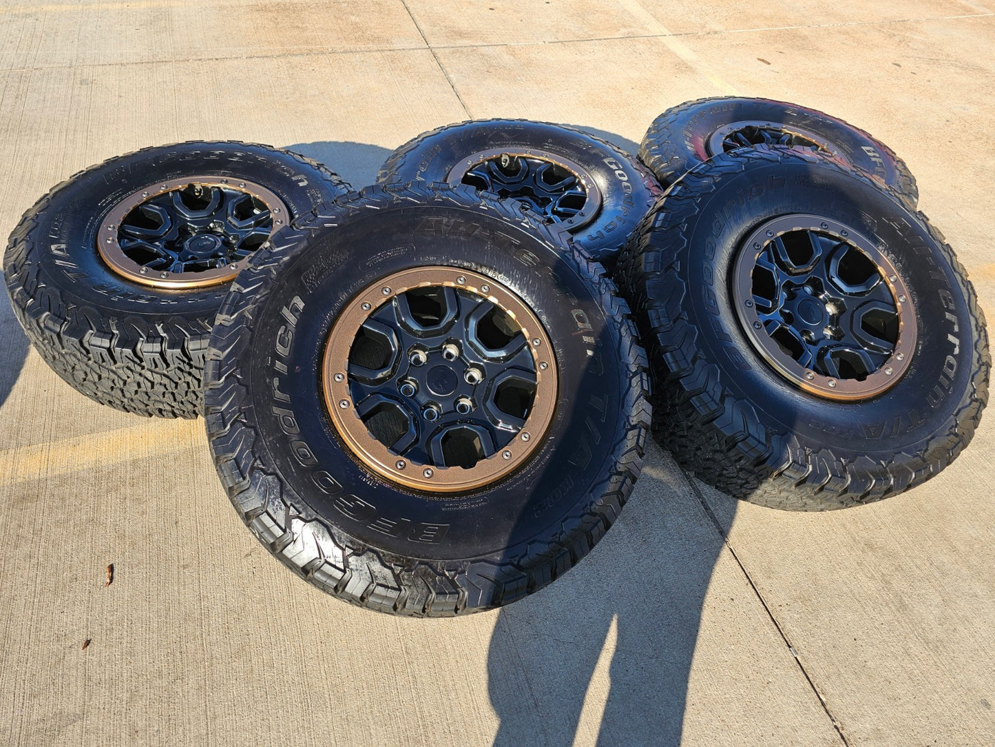17" Ford Bronco SASQUATCH wheels rims BEADLOCK 10388 Ranger BFG KO2 A/T 37"