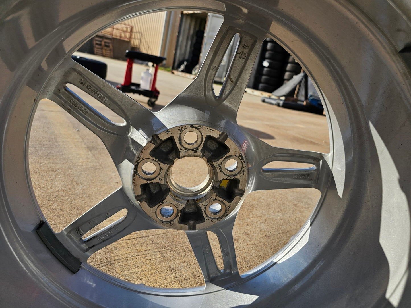 19" Chevy Corvette C8 OEM wheel rim 14007 96704 FRONT 2023 2024 2025 2026 NEW