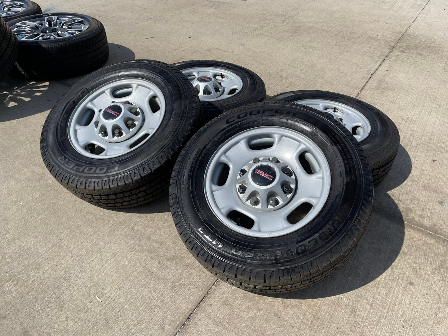 17" Chevy Silverado GMC Sierra 2500 3500 OEM 8095 wheels COOPER H/T3