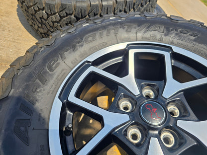 17" Jeep Wrangler Rubicon OEM 95730 9327 wheels rims Gladiator BFG KO2 A/T 33"