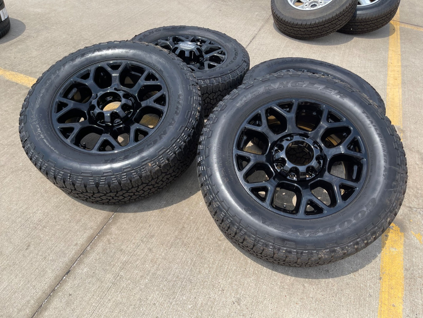 20" Ford F-250 F-350 OEM Lariat wheels rims 10292 tires GOODYEAR