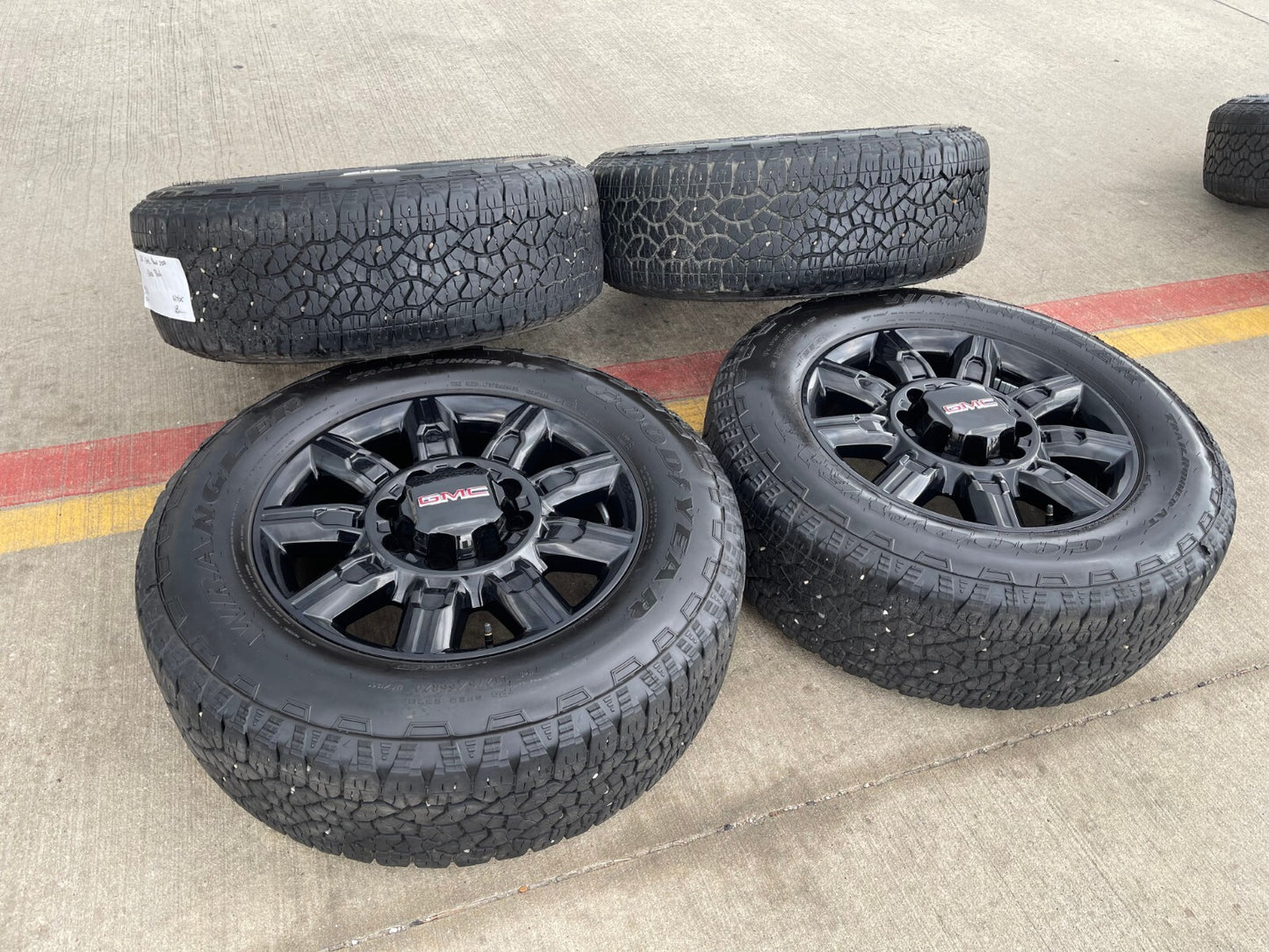 20" GMC Sierra DENALI 2500 3500 OEM 14137 5963 wheels rims Silverado tires A/T