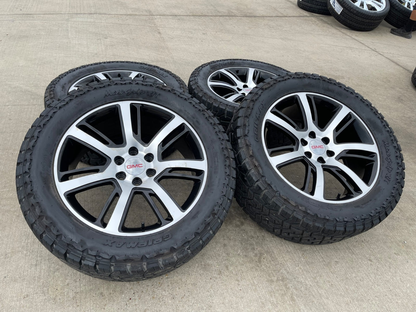 22" Cadillac Escalade Platinum OEM 4738 wheels rims tires 35"