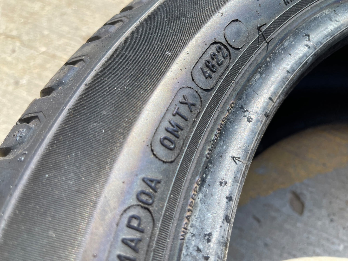 (1) 225/50/17 Michelin Defender 2 tire 225/50R17 98H XL M+S