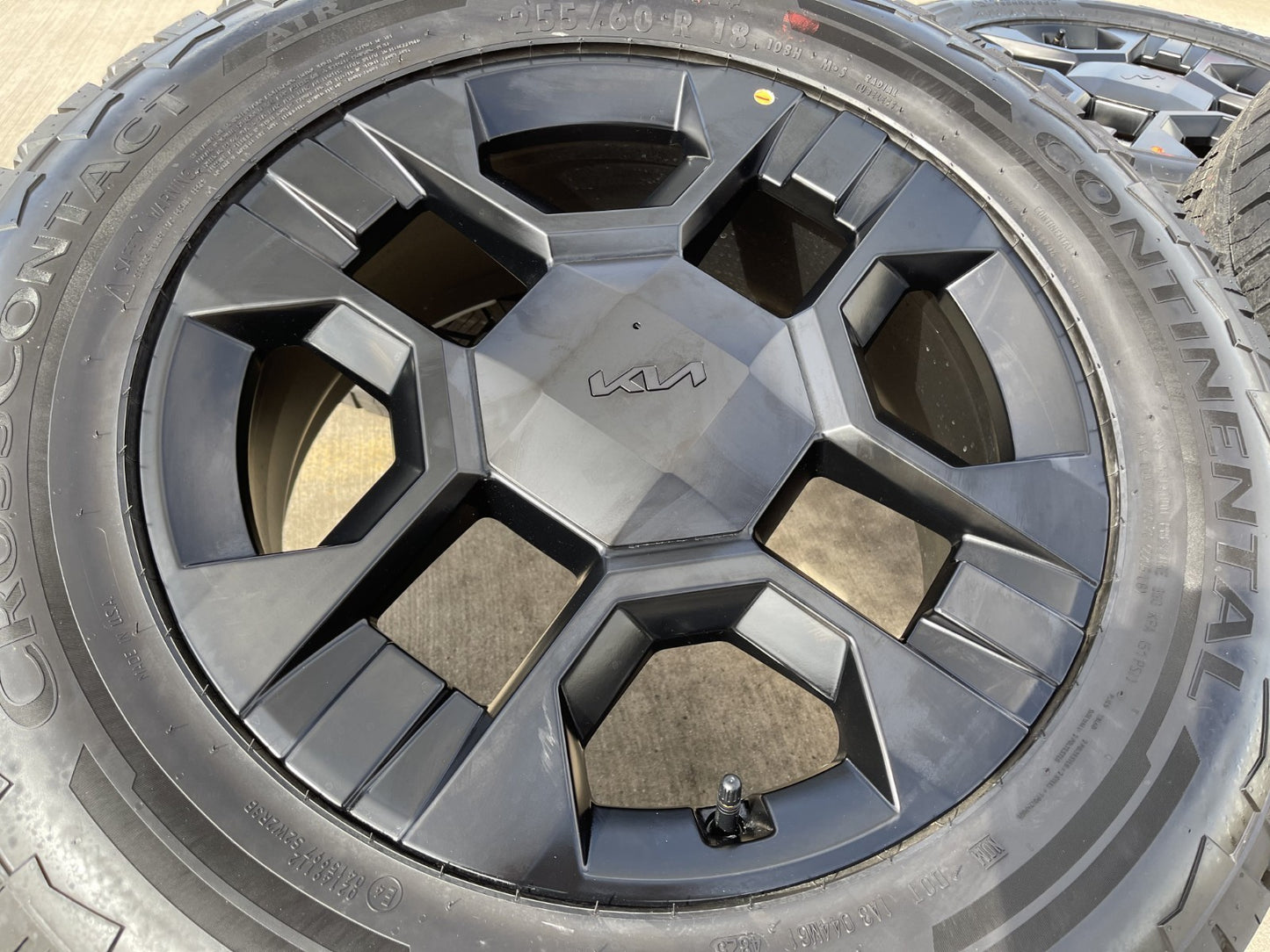 18" Kia Telluride X-PRO OEM wheels rims Sorento Sedona 2026 2027 NEW