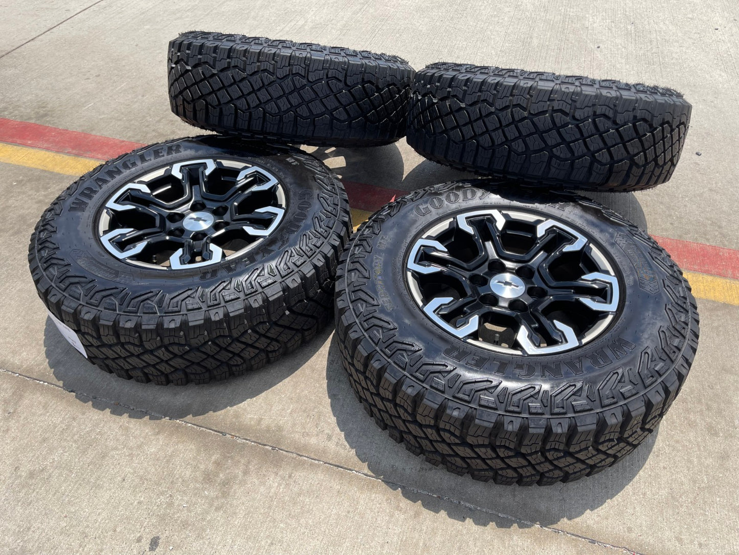 18" Chevy Silverado ZR2 Tahoe TRAIL BOSS Sierra OEM 95415 wheels rims tires NEW