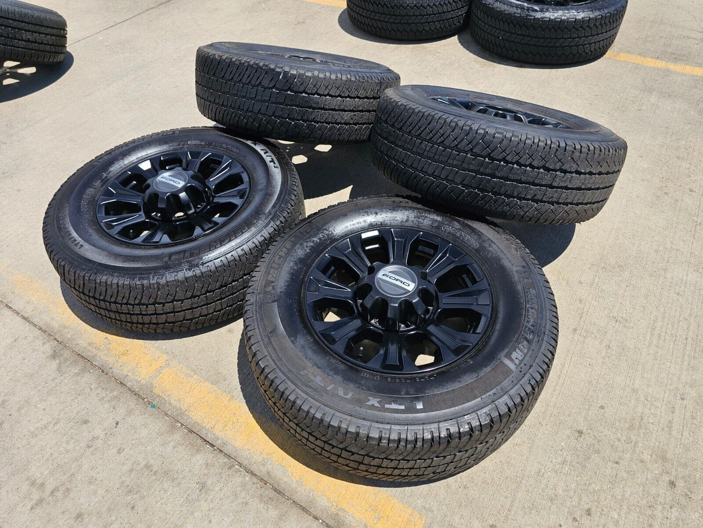 18" Ford F-250 F-350 OEM rims wheels 10097 tires MICHELIN