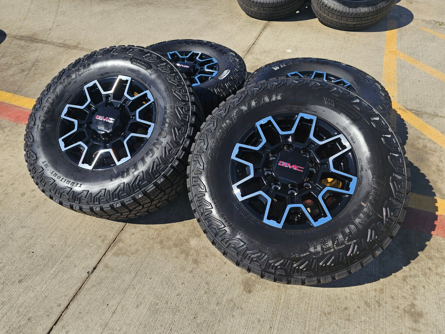 18" GMC Sierra AT4X Chevy Trail Boss 2500 OEM 14136 wheels rims GOODYEAR 35" NEW