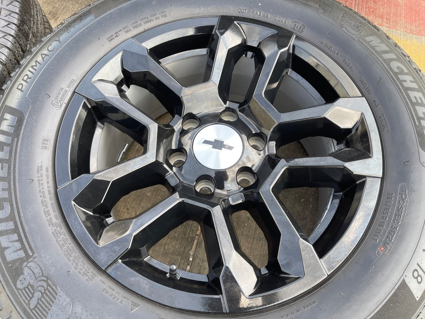 18" Chevy Silverado Suburban Tahoe OEM 14091 wheels rims GMC MICHELIN