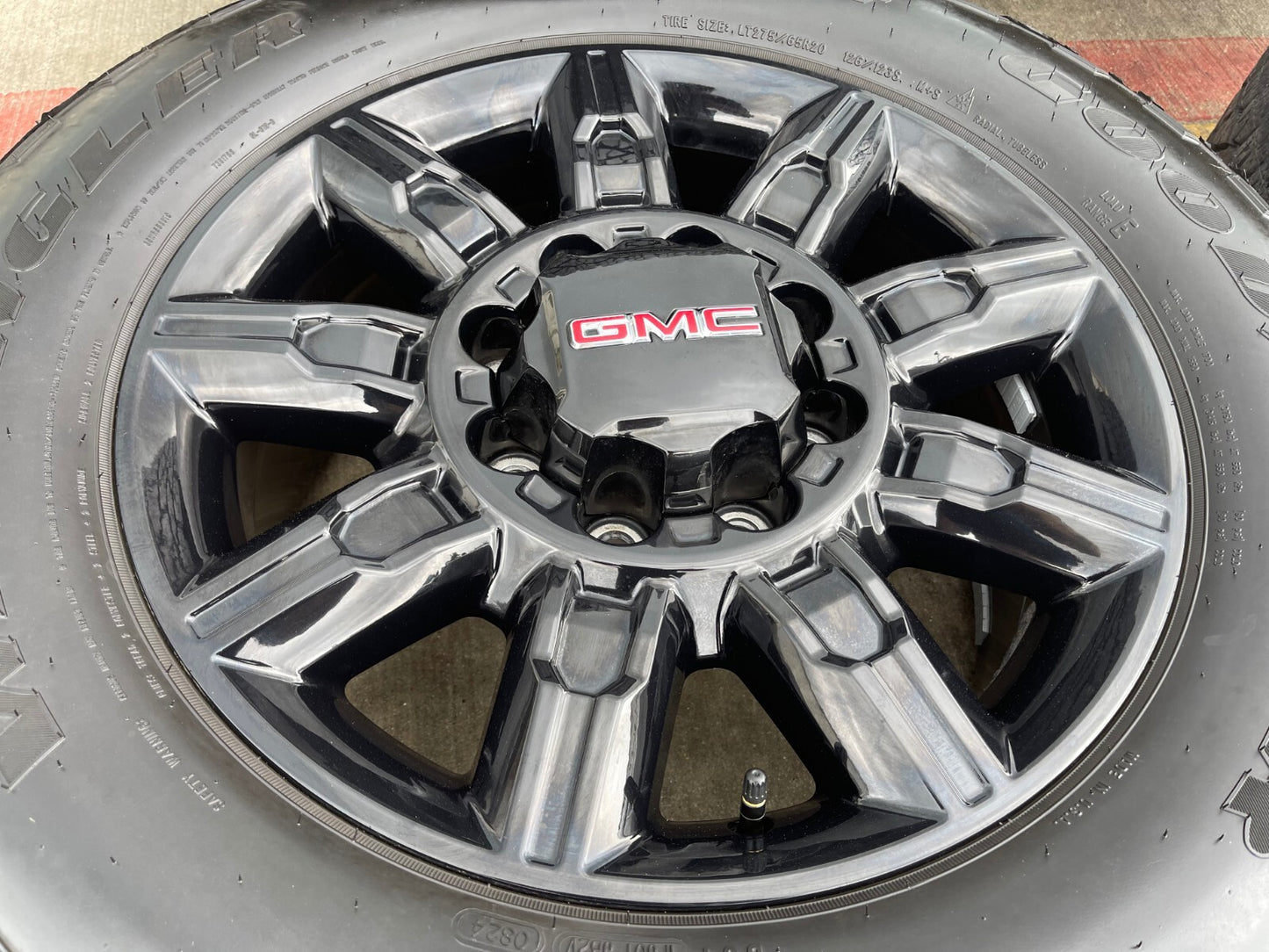 20" GMC Sierra DENALI 2500 3500 OEM 14137 5963 wheels rims Silverado tires A/T