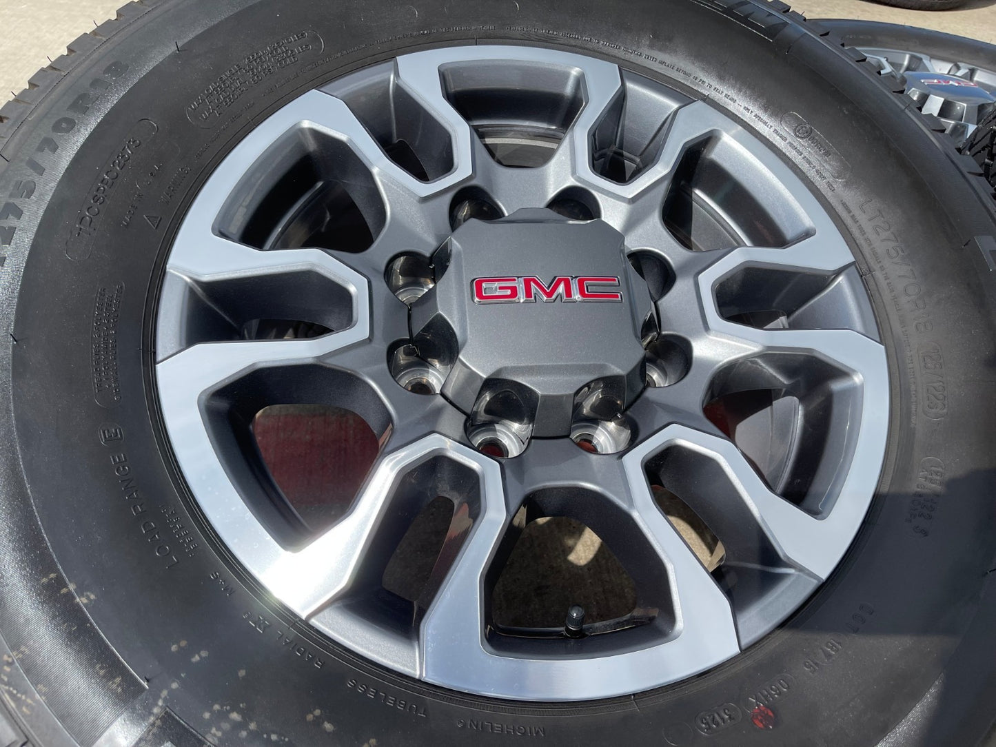 18" GMC Sierra AT4X Chevy Silverado 2500 3500 OEM 5949 wheels rims MICHELIN NEW