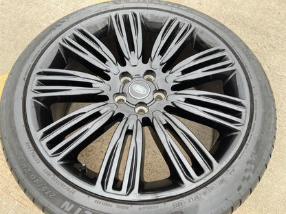 (1) 22" Land Rover Range DEFENDER OEM 72328 72331 wheel rim spare PIRELLI