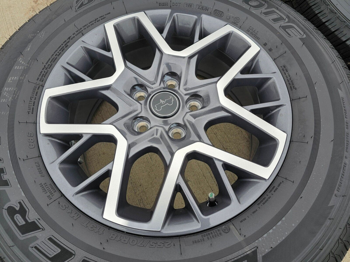 18" Jeep Wrangler Grand Cherokee Gladiator OEM wheels rims tires 2024 2025 NEW