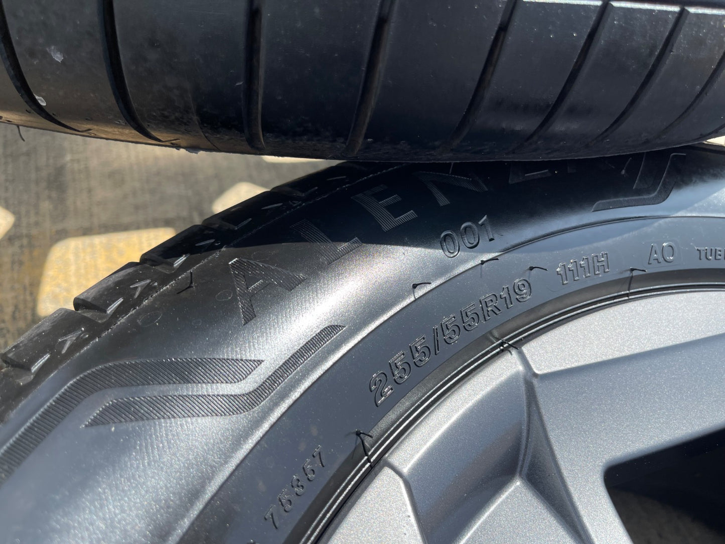 19" Kia Telluride Sorento OEM wheels rims 95983 tires Carnival BRIDGESTONE SET