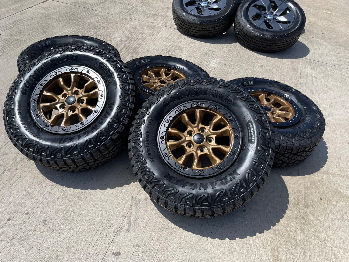 NEW 17" Jeep Wrangler 392 Gladiator Rubicon OEM BEADLOCK wheels rims 9304 95240