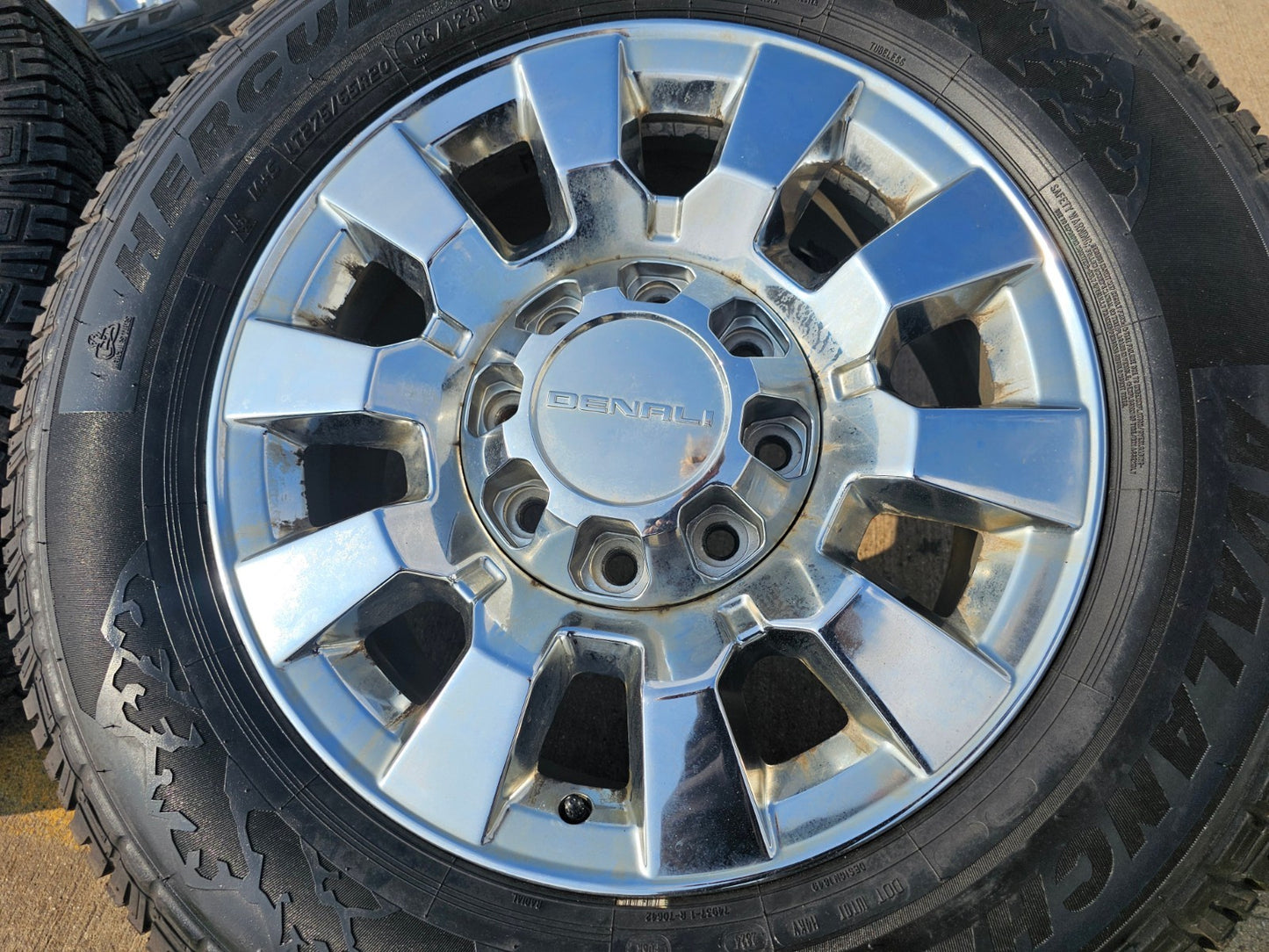 20" GMC Sierra 2500 3500 DENALI OEM 5704 wheels rims tires HERCULES