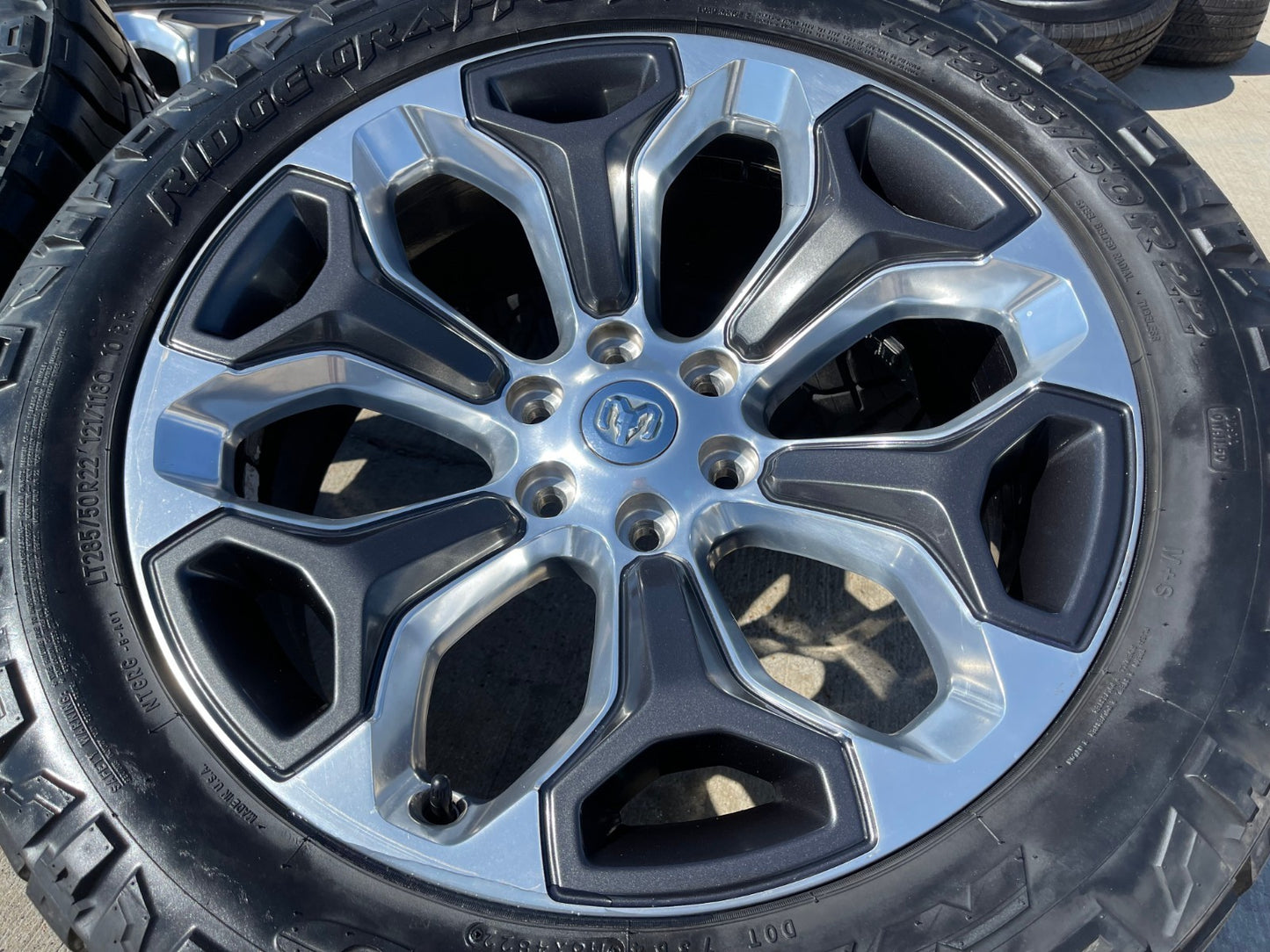 22" Dodge Ram 1500 OEM LIMITED Laramie wheels rims 2685 NITTO RIDGE GRAPPLER