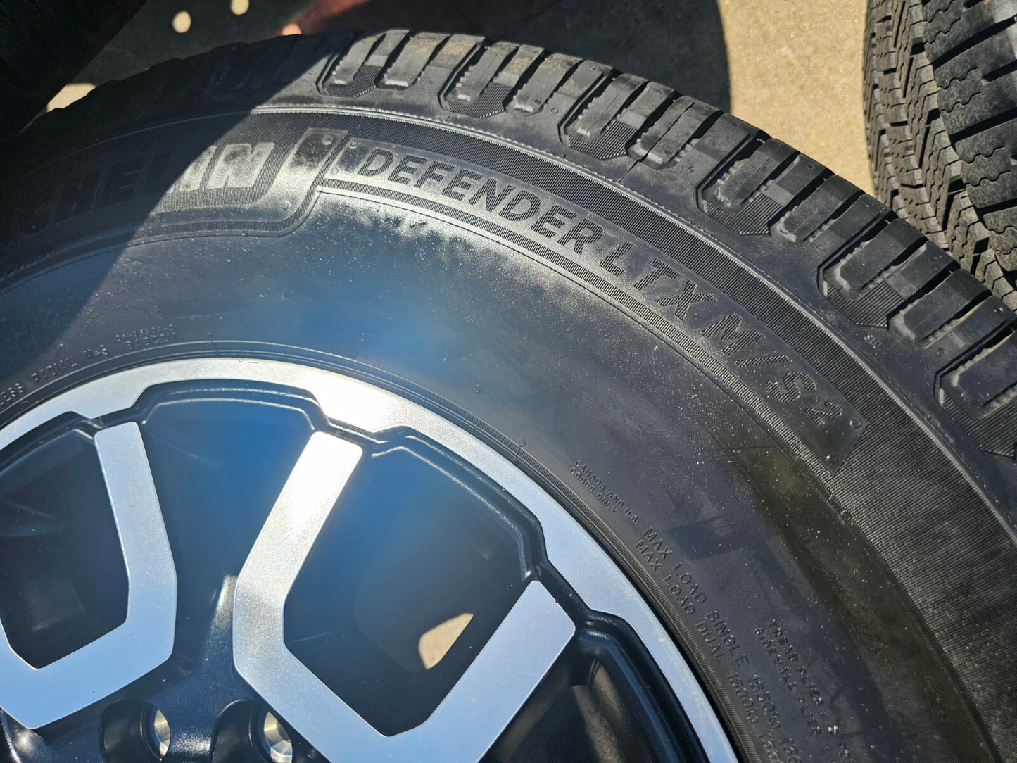 18" Ram 2500 3500 LARAMIE OEM wheels rims 2694 tires MICHELIN NEW