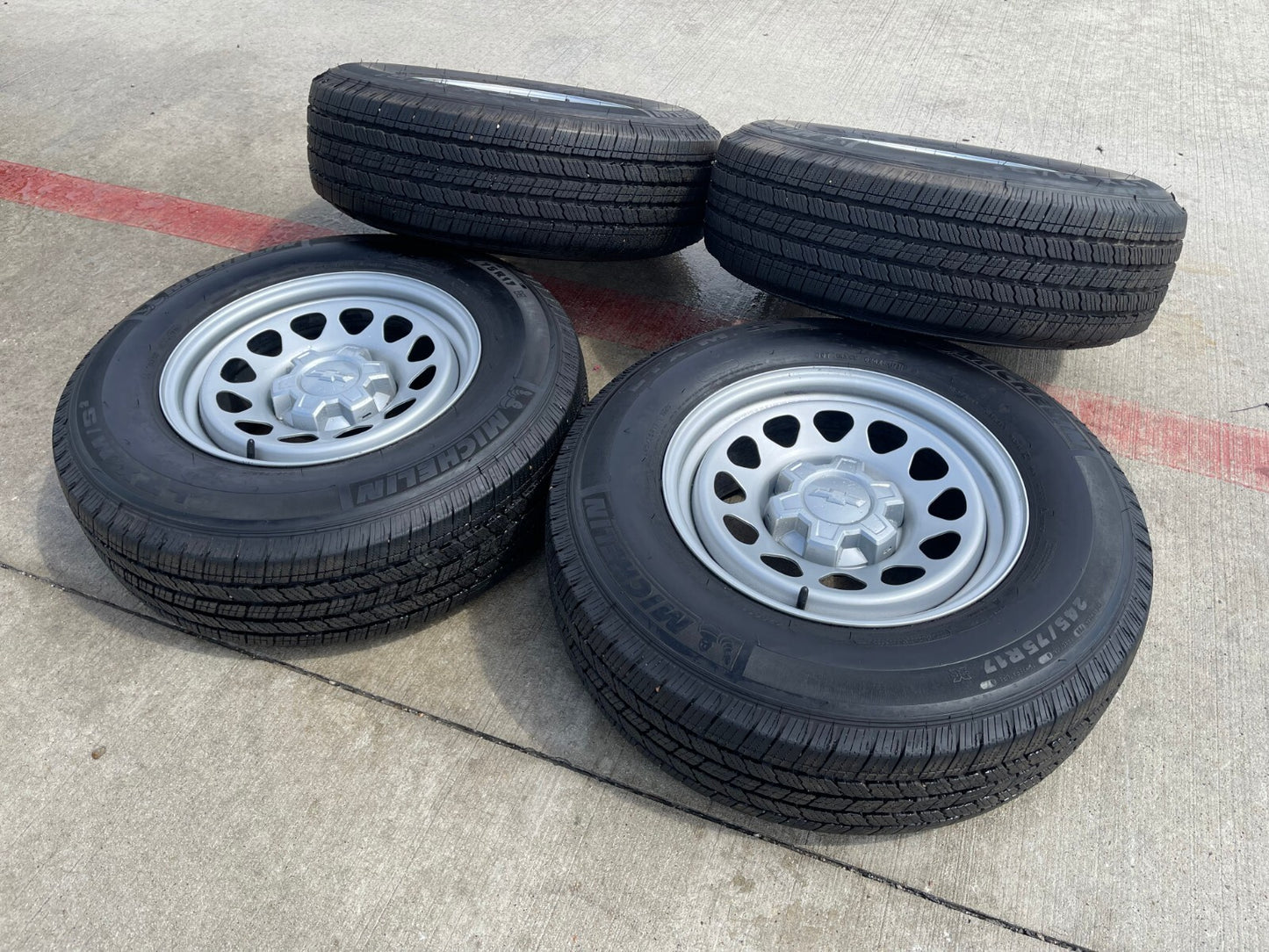 17" Chevy Silverado Sierra OEM wheels rims Tahoe Colorado 8130 Canyon MICHELIN