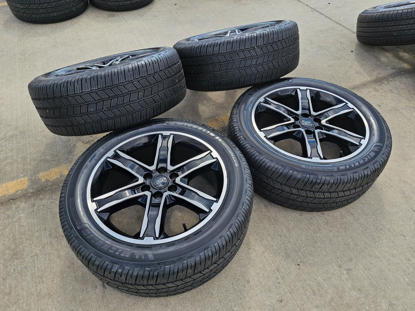 22" Ford F-150 Expedition PERFORMANCE OEM 10200 rims wheels MICHELIN