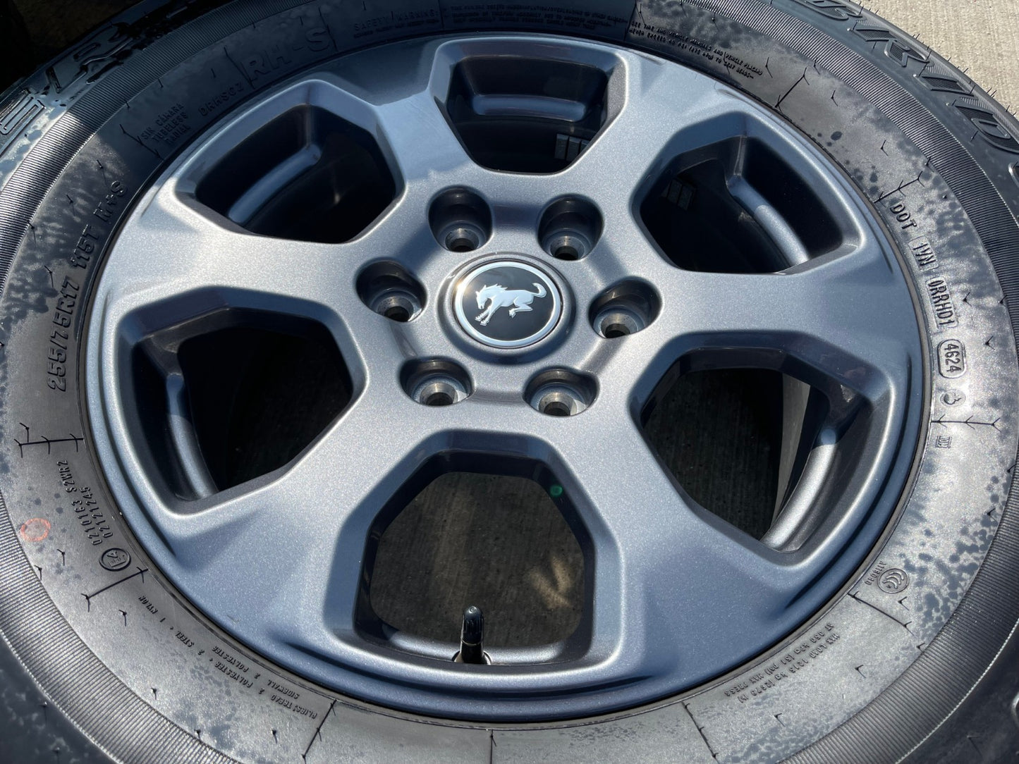 17" Ford Bronco HERITAGE OEM 10384 wheels rims tires