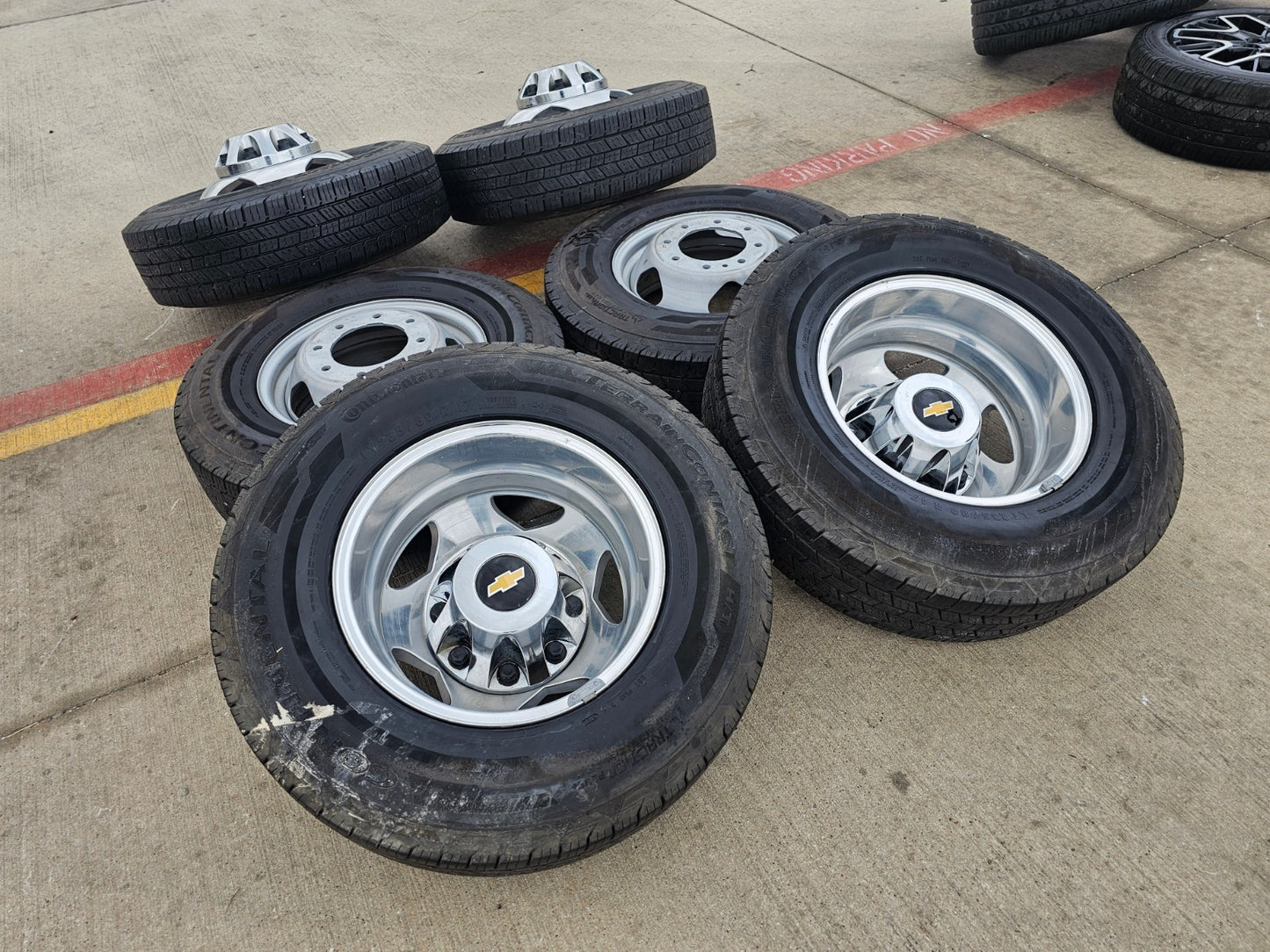 17" Chevy Silverado GMC Sierra 3500 Dually rims wheels OEM 5519 5520 CONTINENTAL