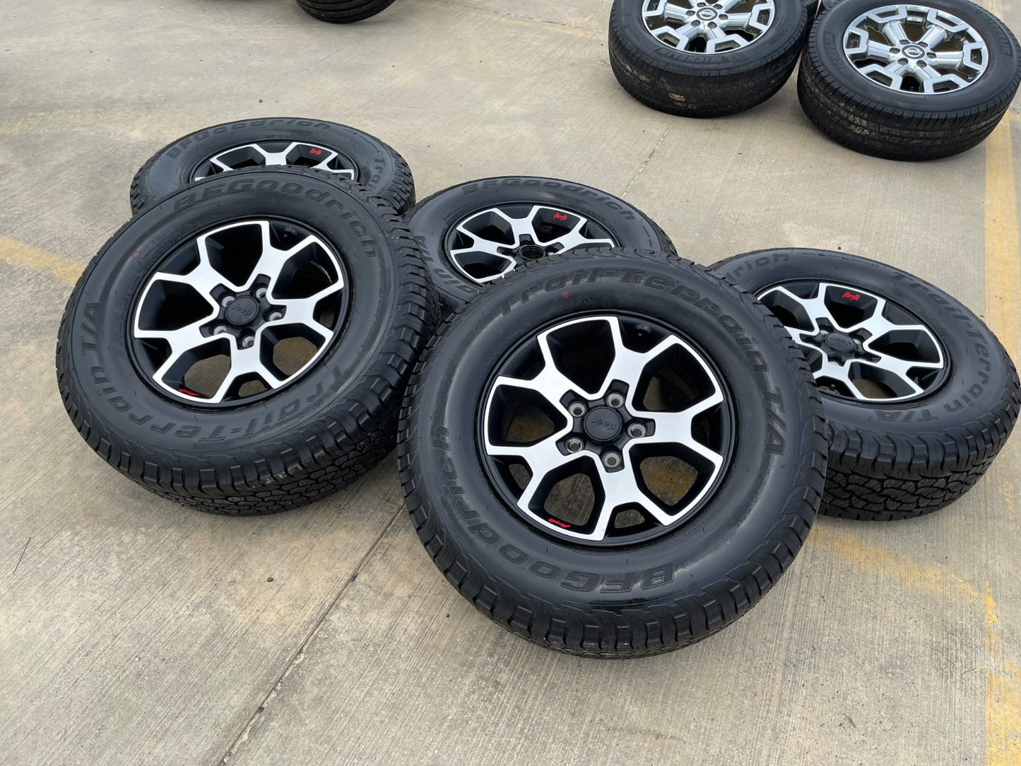17" Jeep Wrangler Rubicon OEM 9218 wheels rims Gladiator BFG A/T NEW