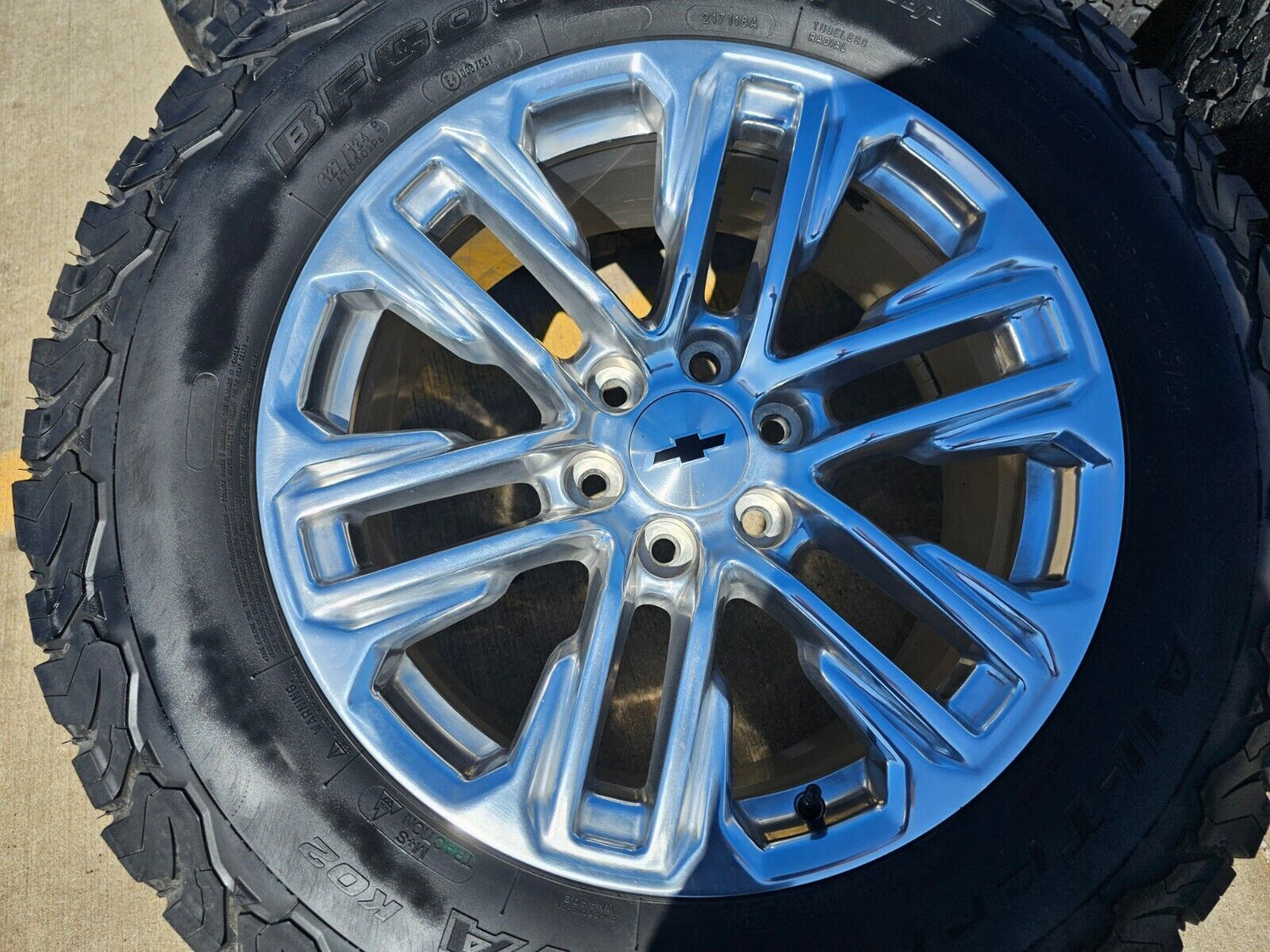 20" Chevy Tahoe Silverado GMC Yukon Sierra OEM 2120 14024 wheels rims BFG